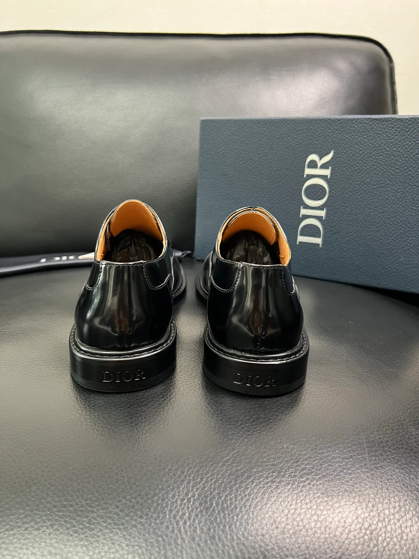 Men's shoes 💰940 Dior top purchasing agent, synchronized with Dior counters, original factory configuration, imported Italian cowhide, fully imported water-dyed cowhide lining, sole: original factory special supply, original sole super comfortable, original factory follow-up order 🔍🔍High quality, welcome to compare, code number 39-44 (can be ordered 38 45 46) 85868
